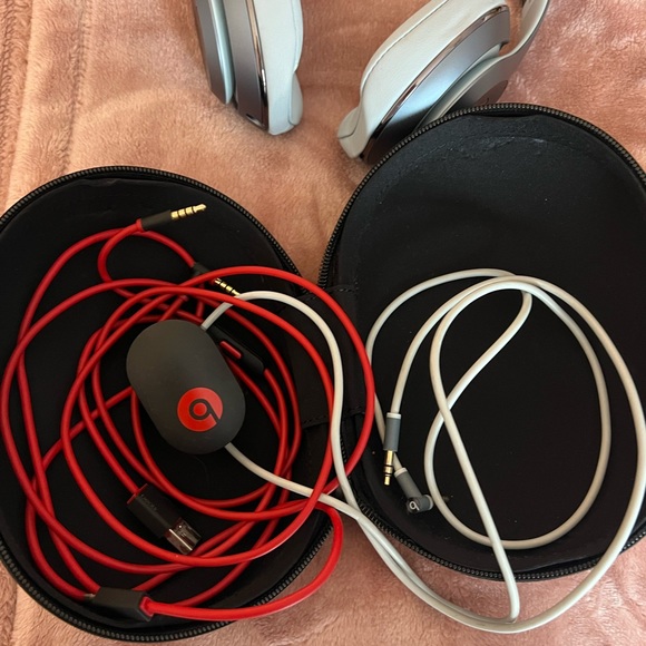 Beats studios - Picture 3 of 6